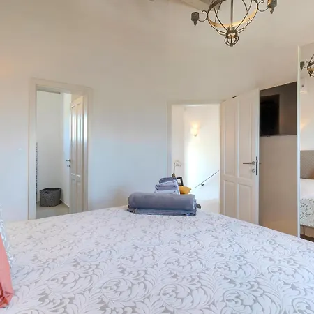 Beautiful In With Sauna Hébergement de vacances Maruzini