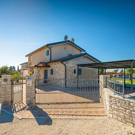 Holiday home Beautiful In With Sauna Maruzini