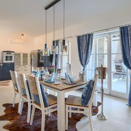 Beautiful In With Sauna Hébergement de vacances